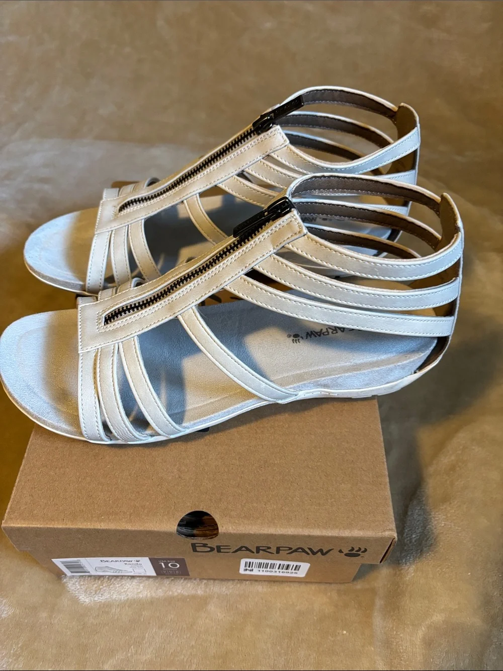 BearPaw cream strappy